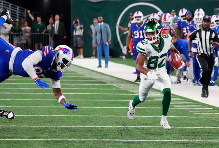 Jets' rookie Xavier Gipson (82) on a 65-yard game-winning punt return